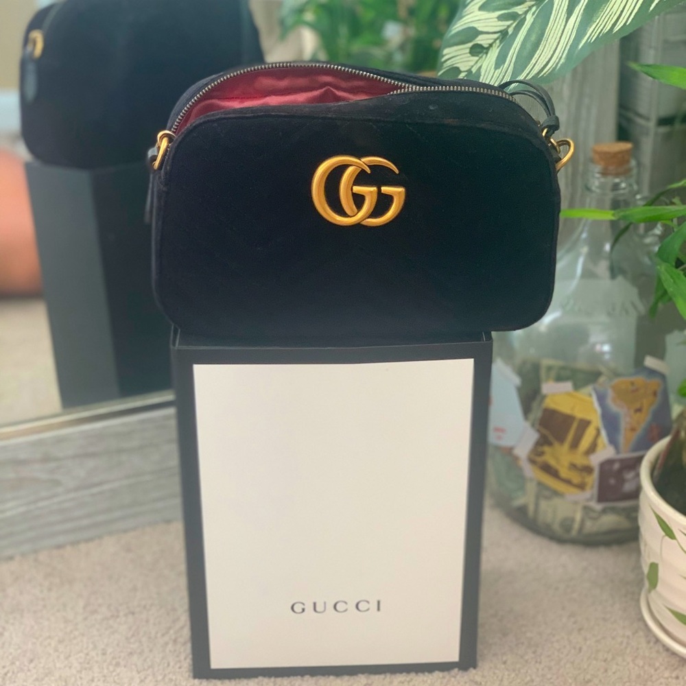 Gucci Marmont New Gg Camera Double G velvet leather Shoulder black cross body.